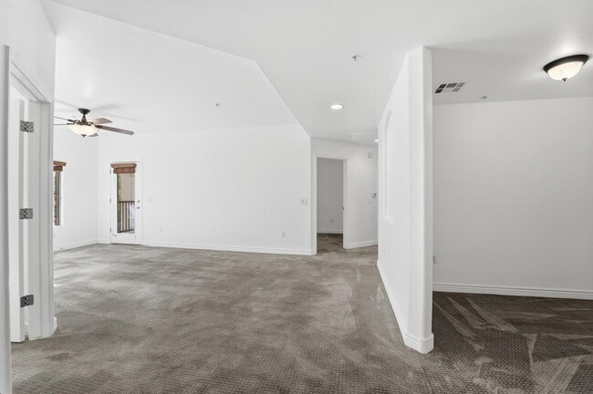 Building Photo - 5450 E Deer Valley Dr