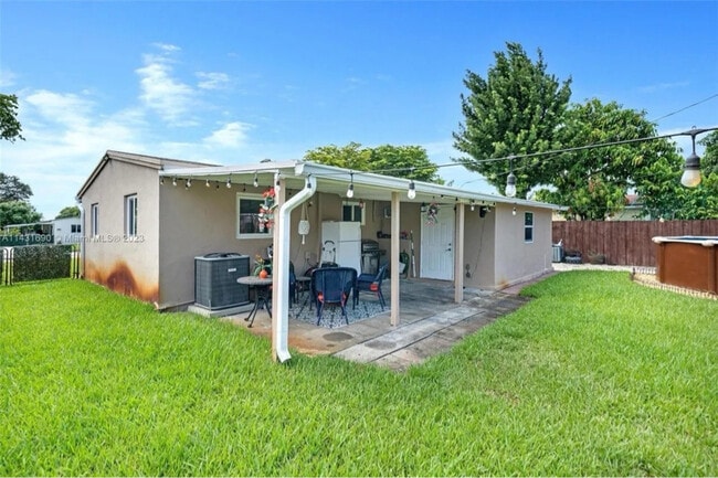 Foto del edificio - 1621 N 71st Ave