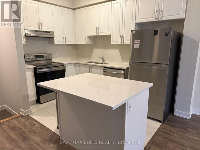 Building Photo - 590 N Service Rd