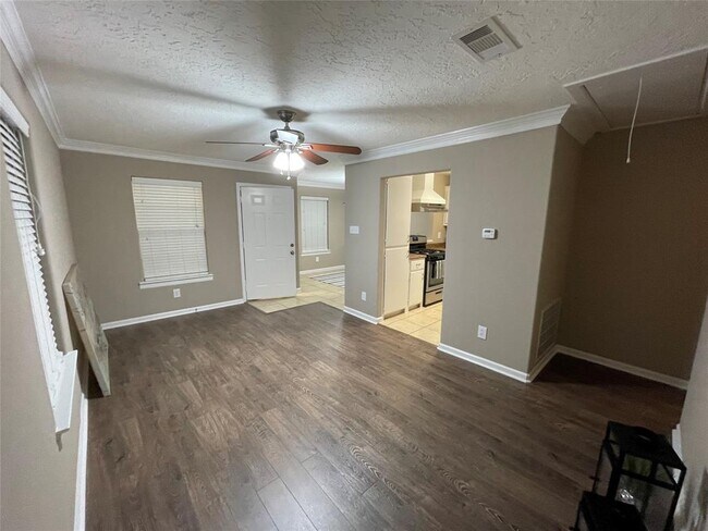 Foto del edificio - 8102 Glenlea St