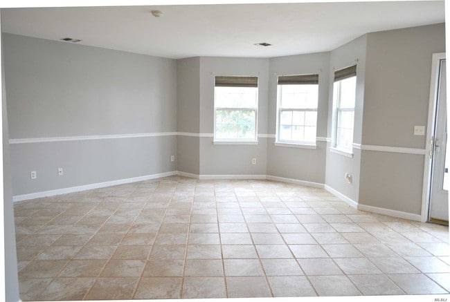 Building Photo - 40 Country View Ln
