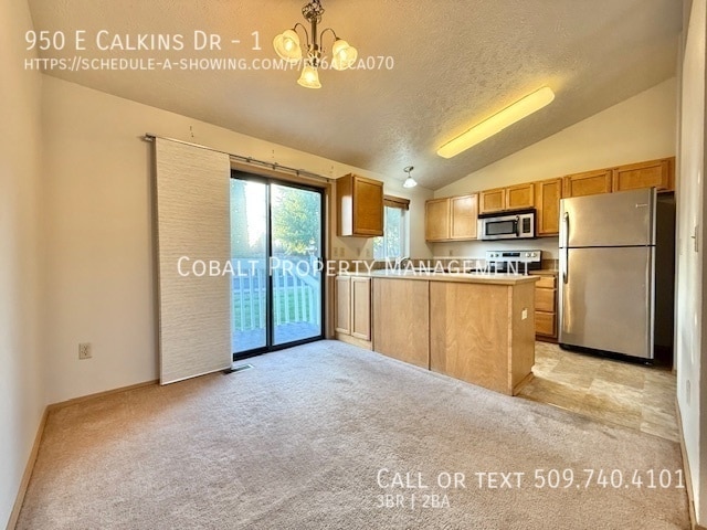 Building Photo - 950 E Calkins Dr