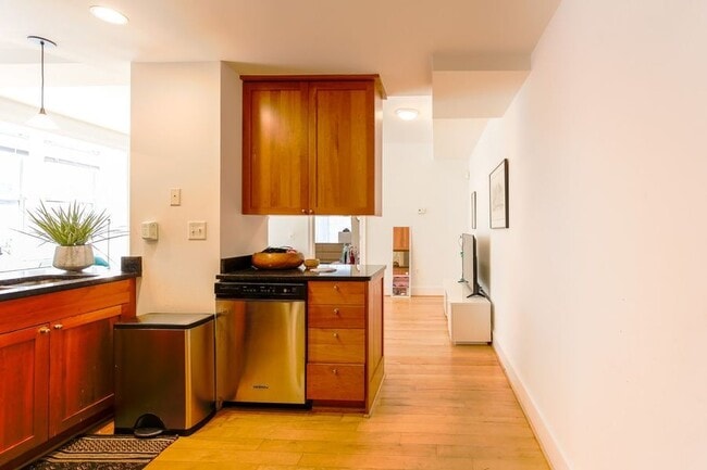 Building Photo - 1750 16th St NW