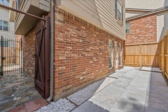 Building Photo - 1315 Anita St