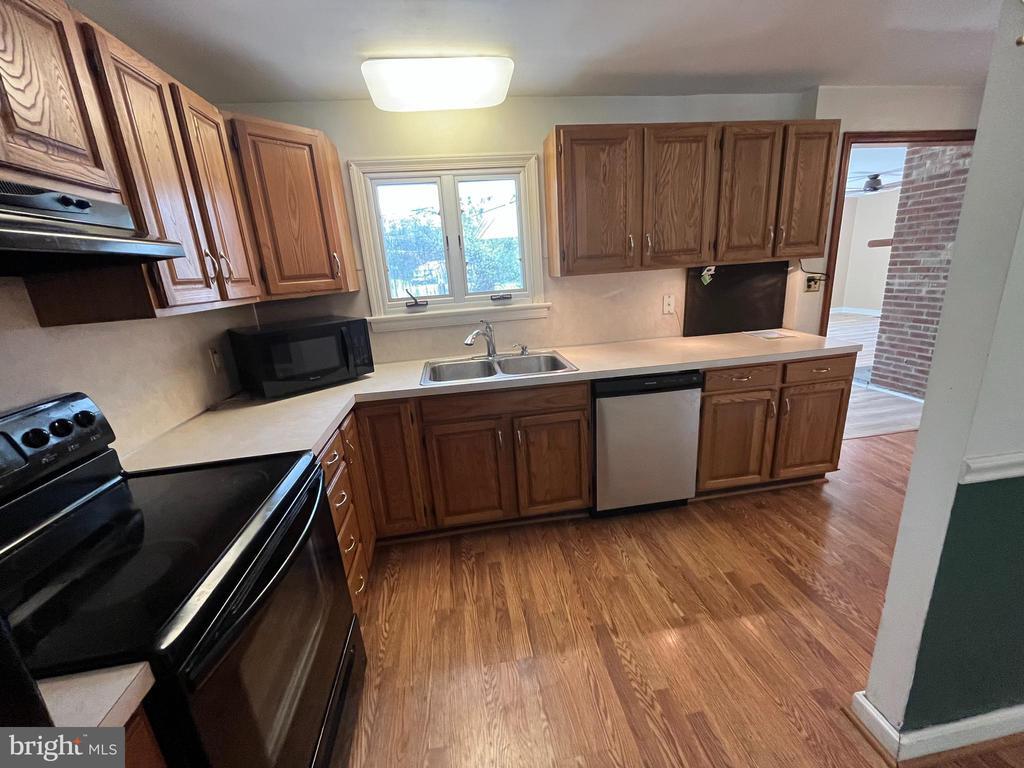 Primary Photo - 1407 Spackmans Ln