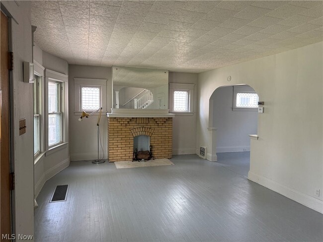Foto del edificio - 9409 Kempton Ave
