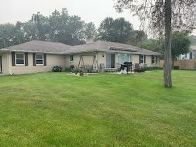Building Photo - River Front Home in Elkhart IN, lawn care included.