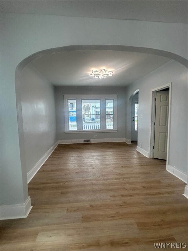 Building Photo - 411 Cambridge Ave