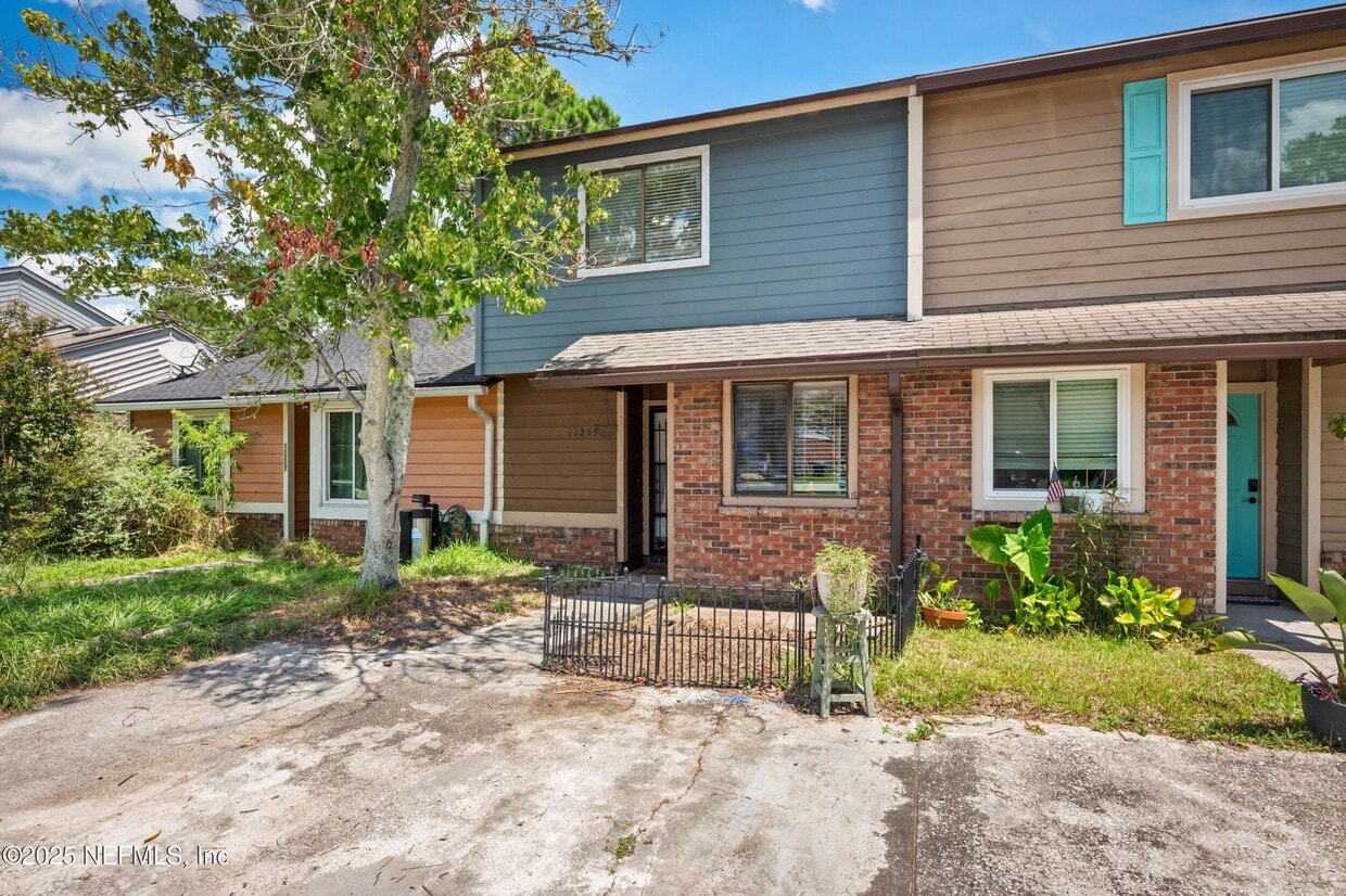 Primary Photo - 11259 Shady Glen Dr