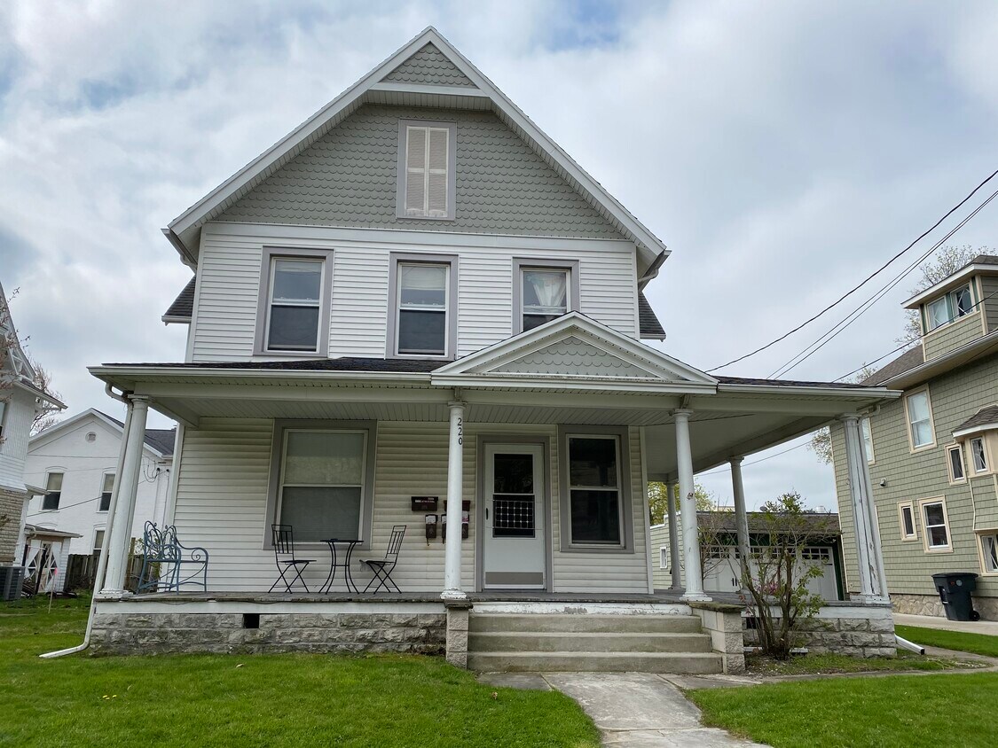 220 E Court St Unit 3, Bowling Green, OH 43402 Apartments in Bowling Green, OH