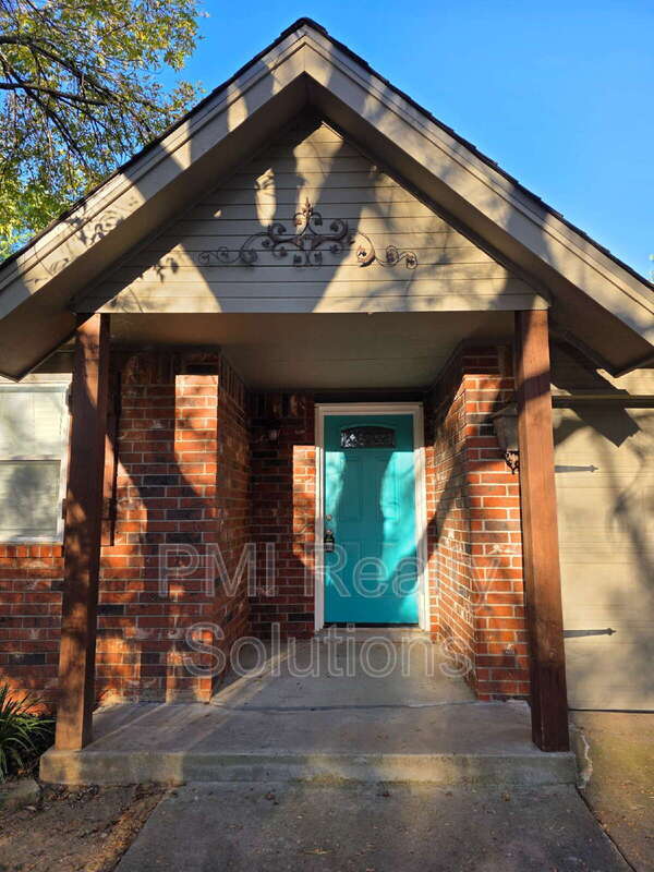Building Photo - 4408 S Butternut Ave