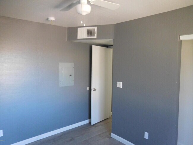 Habitación - 1146 W Apache St