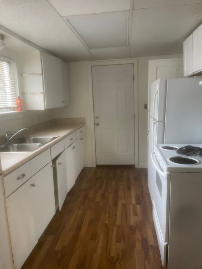 Building Photo - Charming 1BR with bonus room in Elma