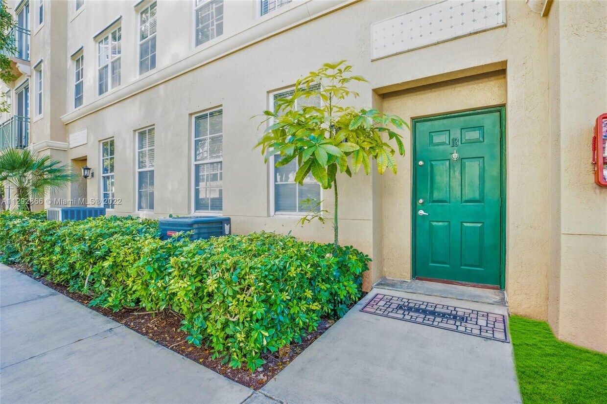 2069 S Ocean Dr Unit TH13, Hallandale Beach, FL 33009 Condo for Rent