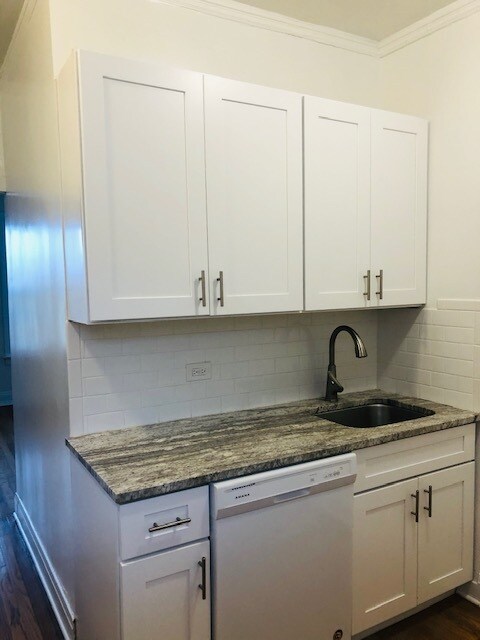 1 Bedroom Kit - 1416 Central Ave