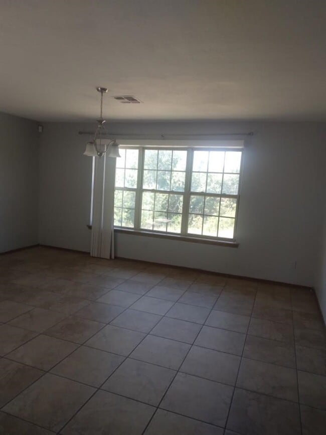 Building Photo - 902 NW 66th St