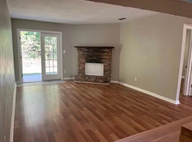 Foto del edificio - 1571 Live Oak Dr