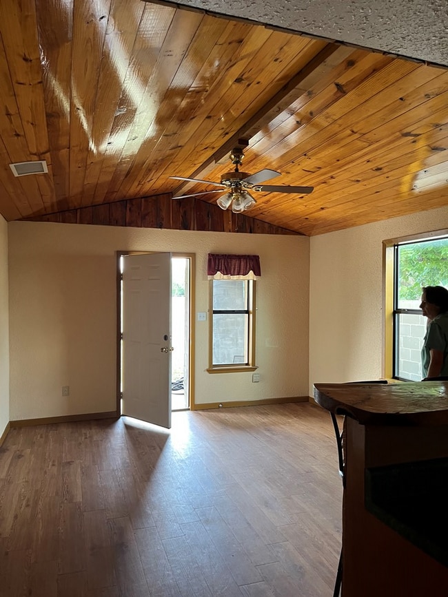 Building Photo - 303-B 1st St