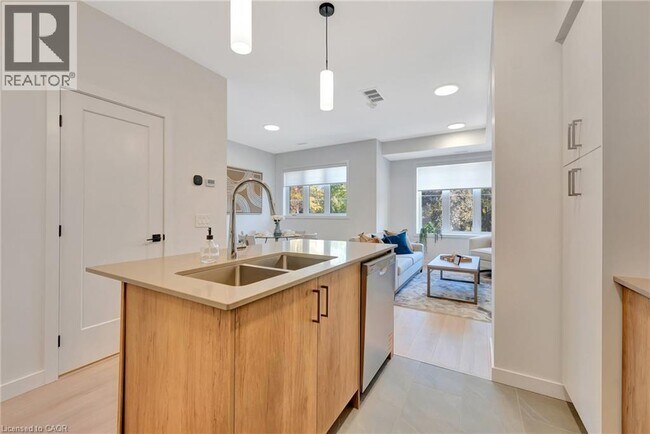 Building Photo - 25 Mill St