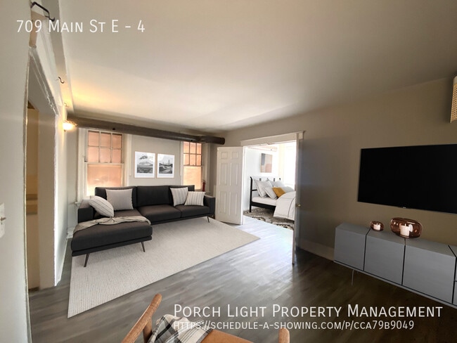 Building Photo - Spacious Two Bedroom Huge Kitchen Private Laundry