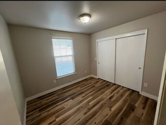 Foto del edificio - Updated Downtown Sonora Apartment