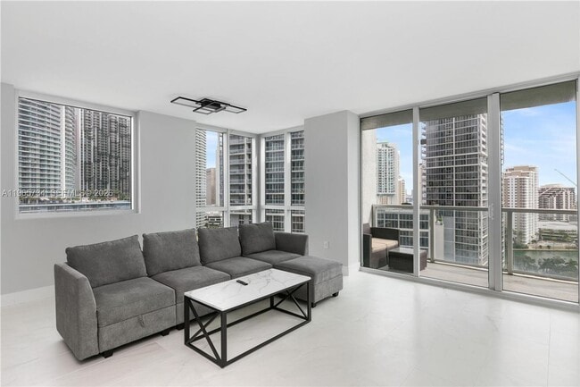 Building Photo - 500 Brickell Ave