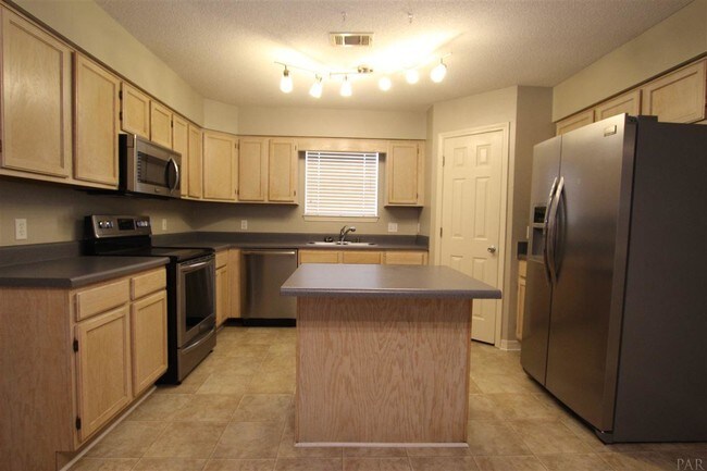 Building Photo - 3048 Myrshine Dr