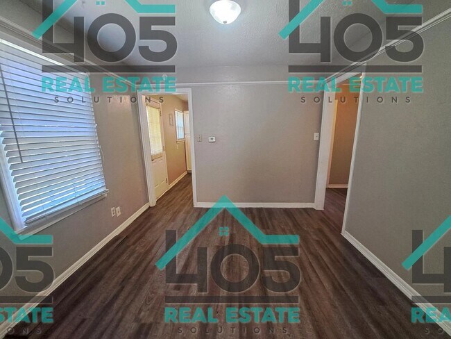 Building Photo - MWC 2 Bedroom Rental