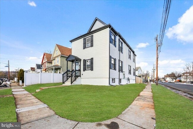 Foto del edificio - 143 Johnston Ave