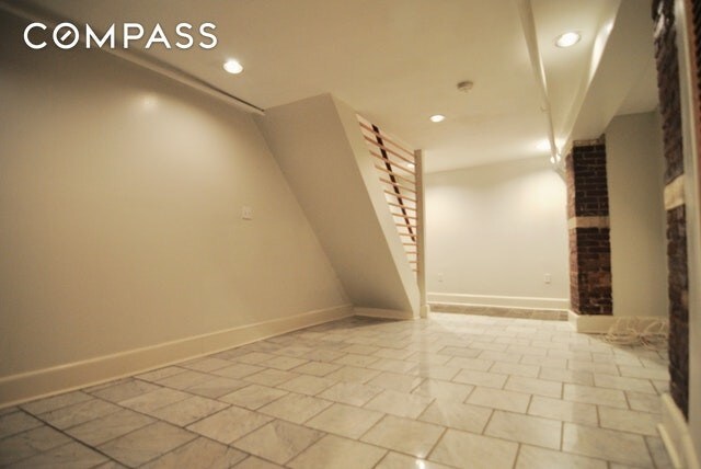 Building Photo - 274 W 119th St