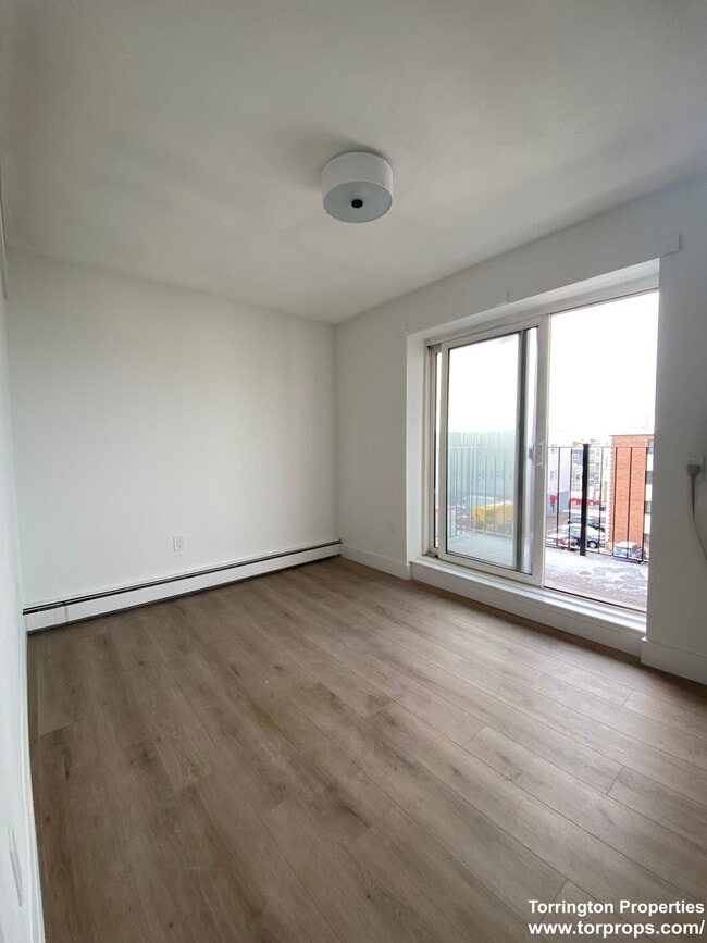 Foto del edificio - 741 E 6th St