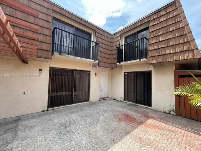 Foto del edificio - 9106B SW 20th St