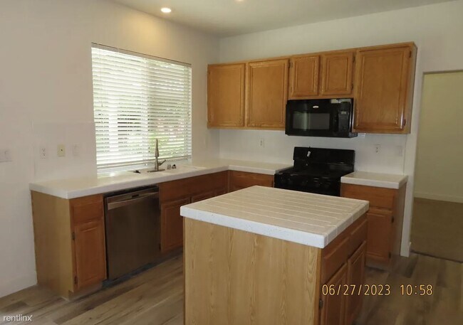 Building Photo - 4 br, 2.5 bath House - 32007 Camino Molnar