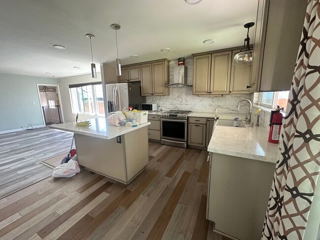 Building Photo - 9230 Pine Valley Dr