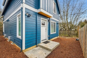 Building Photo - 6842 N Mears St