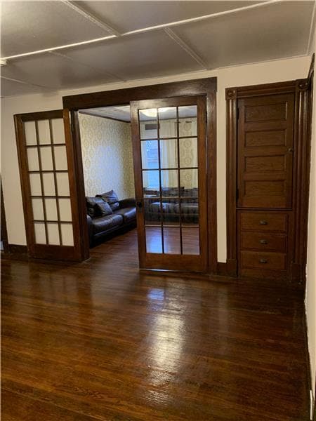 Building Photo - Crescent