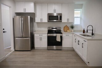 Building Photo - 5502 Circlegate Dr