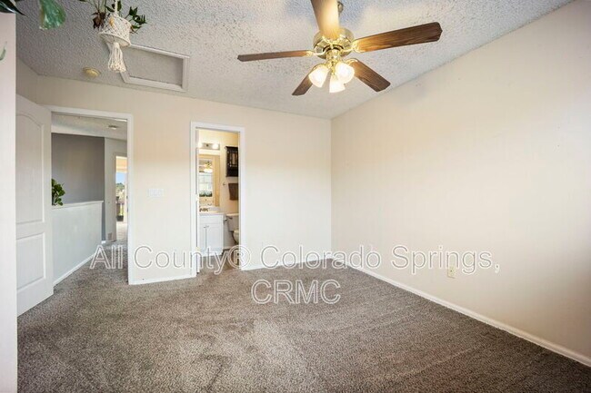 Foto del edificio - 3652 Pacific Dr