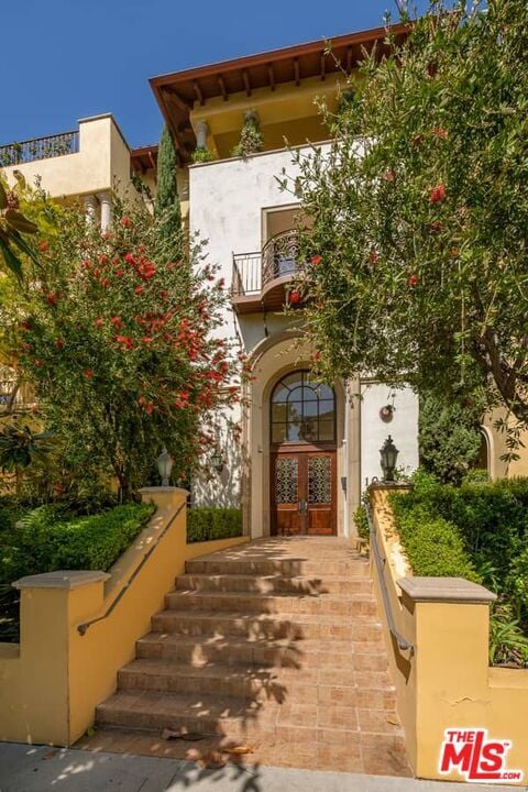 Foto del edificio - 10617 Eastborne Ave