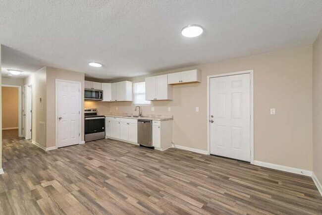 Building Photo - 1513 Glennon Dr