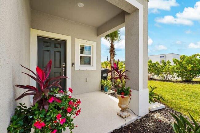 Foto del edificio - Beautifull Furnished Townhome - Nokomis - 2 Bedroom 2.5 bath plus office -1 Car Garage