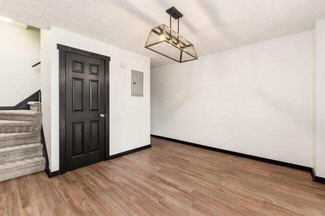 Foto del edificio - 958-976-976 S Champion Ave