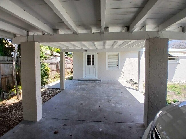 Building Photo - 5815 Garden Ave