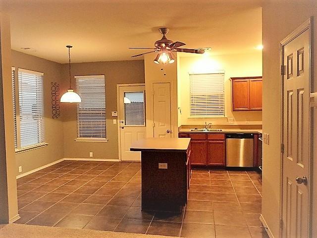 Building Photo - 10541 Traymore Dr