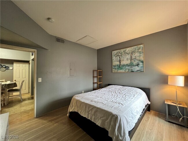 Foto del edificio - 2615 W Gary Ave