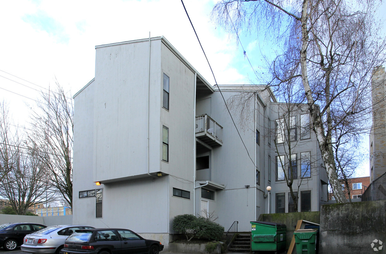 Building Photo - Capitol Crest Apartments