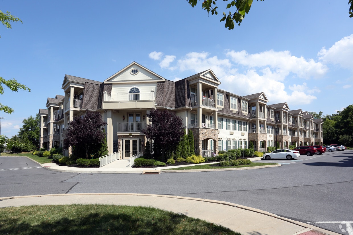 Horizons at the Village at Whitehall I Apartments in Whitehall, PA