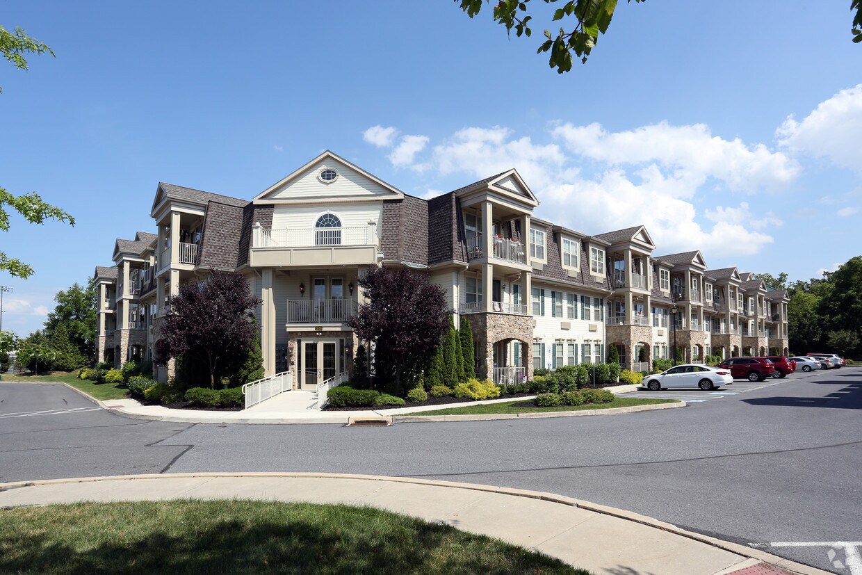 Horizons at the Village at Whitehall I Apartments in Whitehall, PA