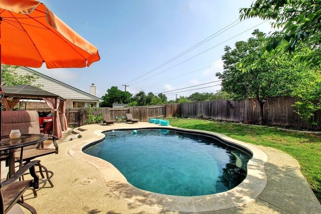 Foto del edificio - 122 Justin Leonard Dr