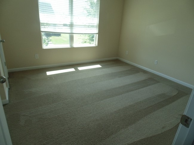 Photo - 142 Bridgewater Cir House